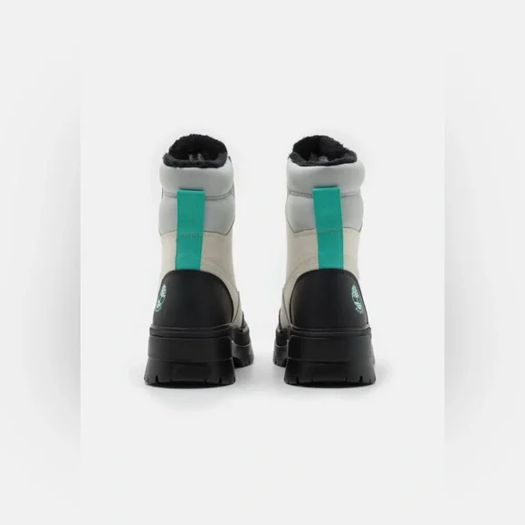 NWOT Women’s TIMBERLAND Boot 91/2 - Picture 4 of 11